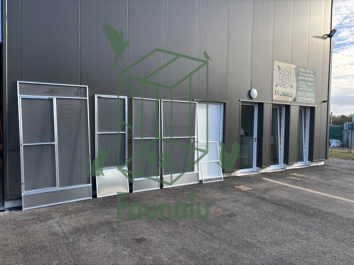 Panneaux en aluminium sur mesure pour volières et catios